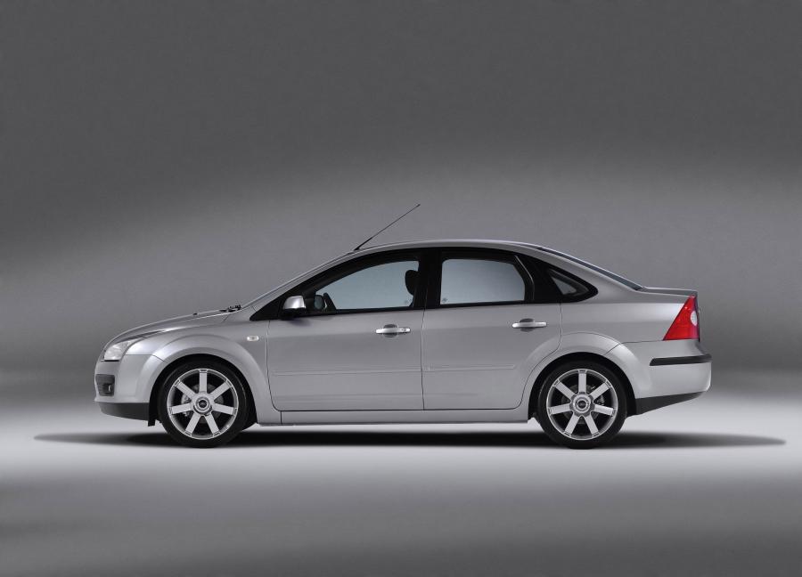  Ford Focus Saloon 2005 года  (фото 3 из 3)